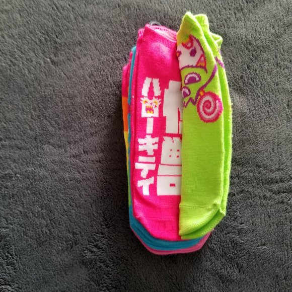 Hello Kitty 5 pack no show socks - Picture 4 of 9